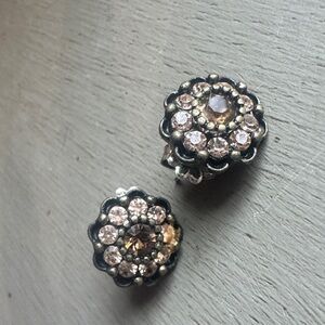 Sparkling Floral Stud Earrings in Champagne